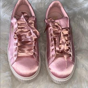 pink and gold pumas